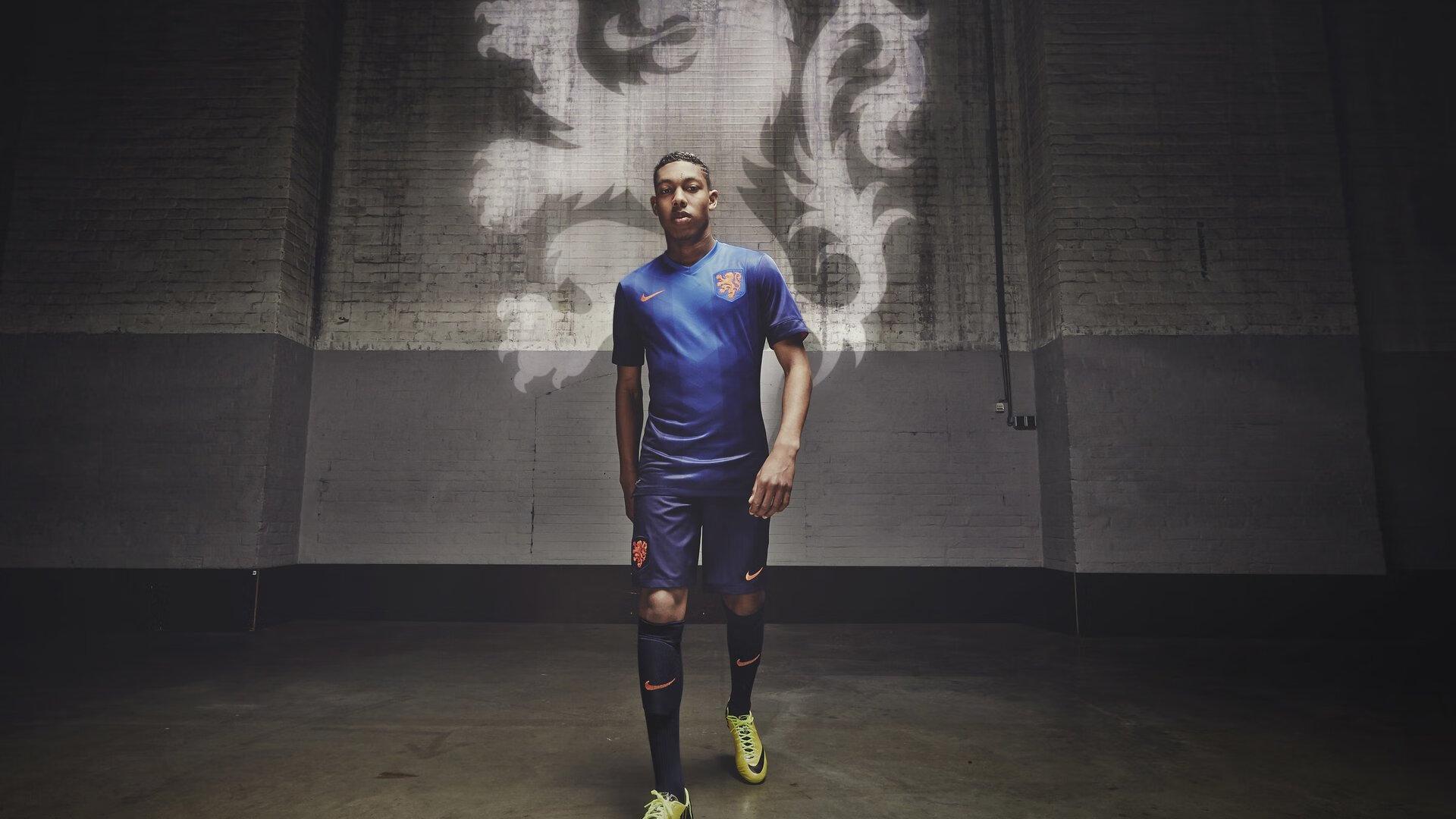 【早报】疯狂米兰，5分钟3球登顶意甲！