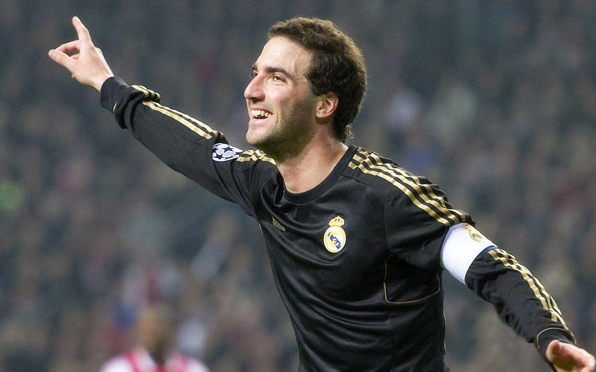 扬科维奇坦承战术布置致节奏迟滞 揽责称不配赢球理应承受嘘声